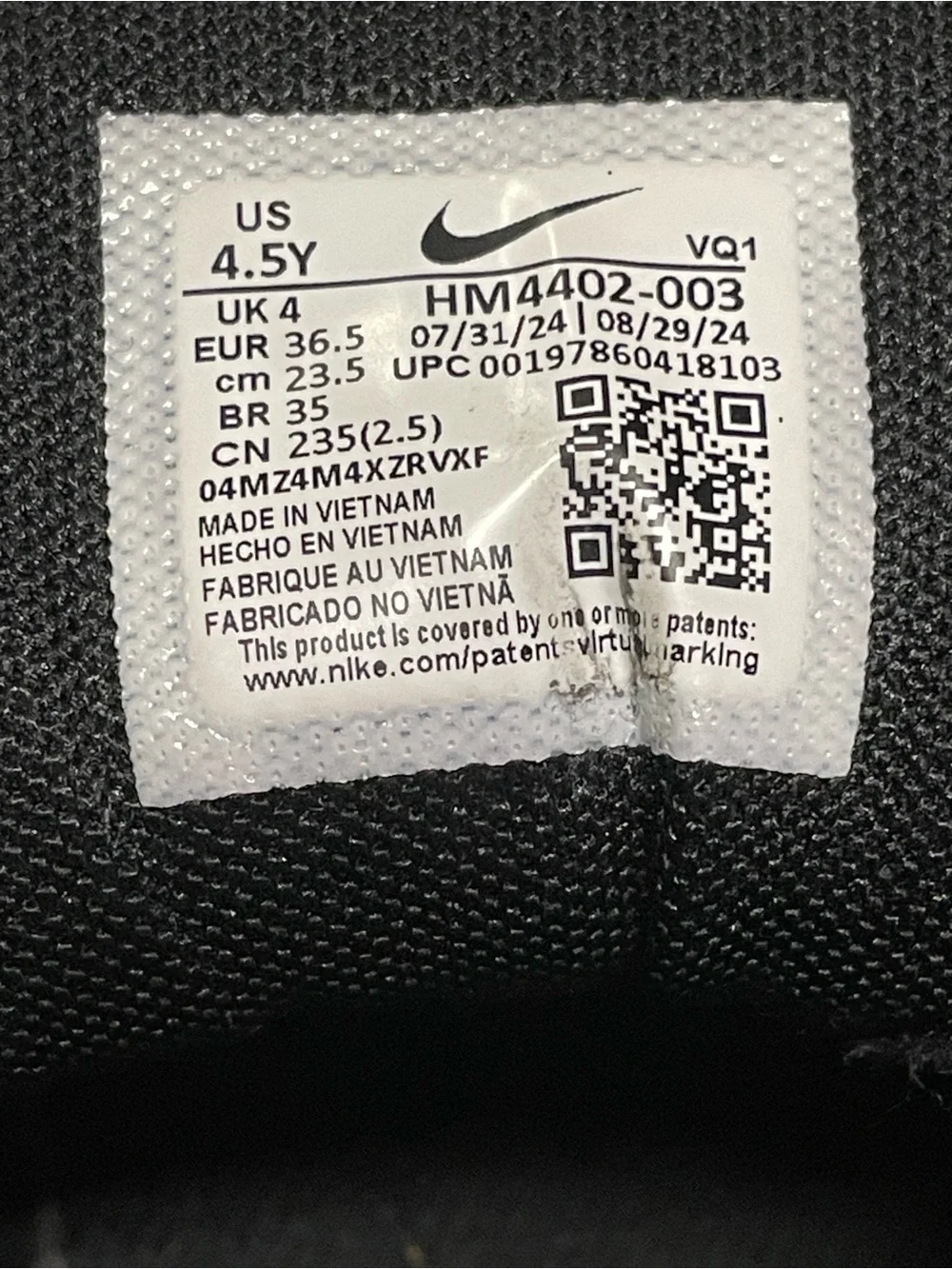 Boys Nike  4.5Y Cosmic Runner